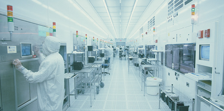 Cleanroom environment with semiconductor manufacturing